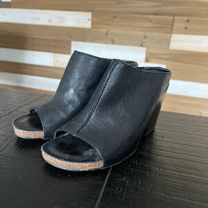 Isola Leather Block Heel Open Toe Slip On Heels SZ 7